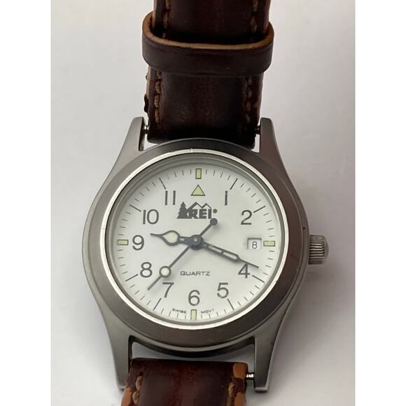 REI Swiss Movement Women's Watch  27mm Quartz -  Date Time New Battery - WR 5ATM - Picture 2 of 12